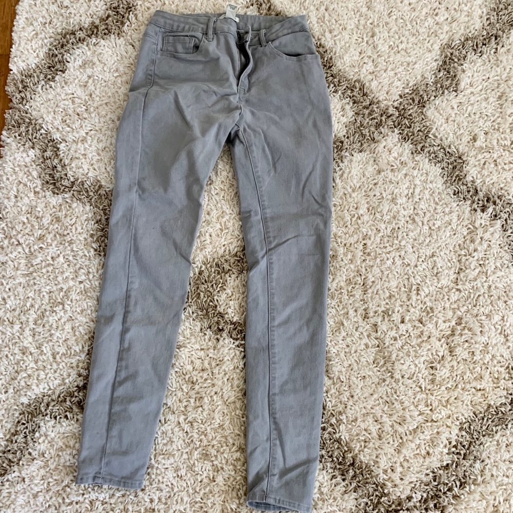 Forever 21 Gray Skinny Jeans Size 28